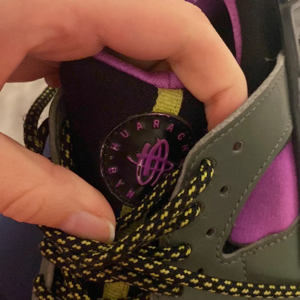 Nike youth huaraches size 6Y - Picture 4 of 7